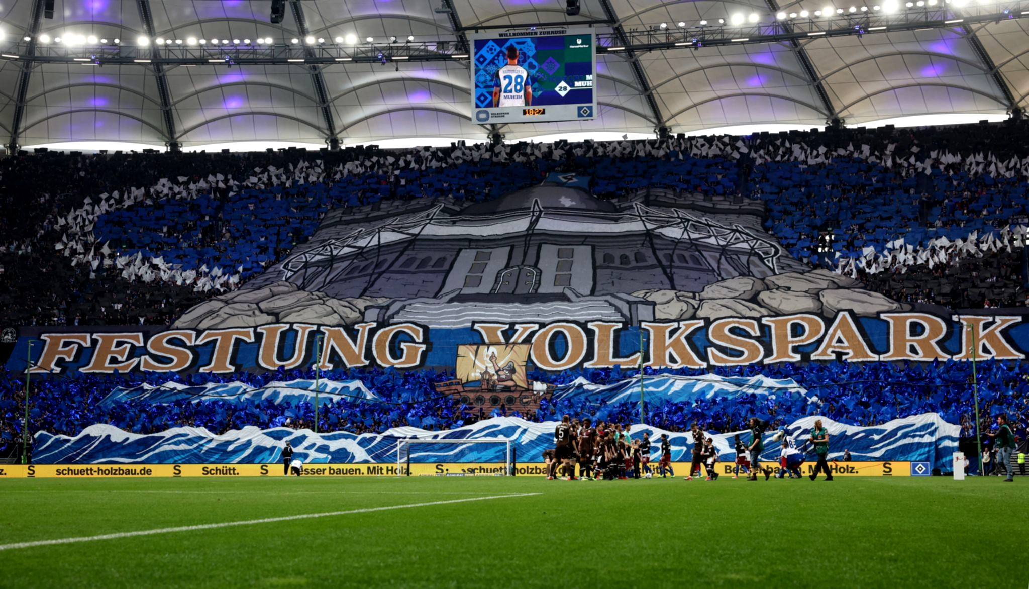 Fanmärsche beim Hamburger Stadtderby: Zwei Aufzüge begleiten das Fußballduell
