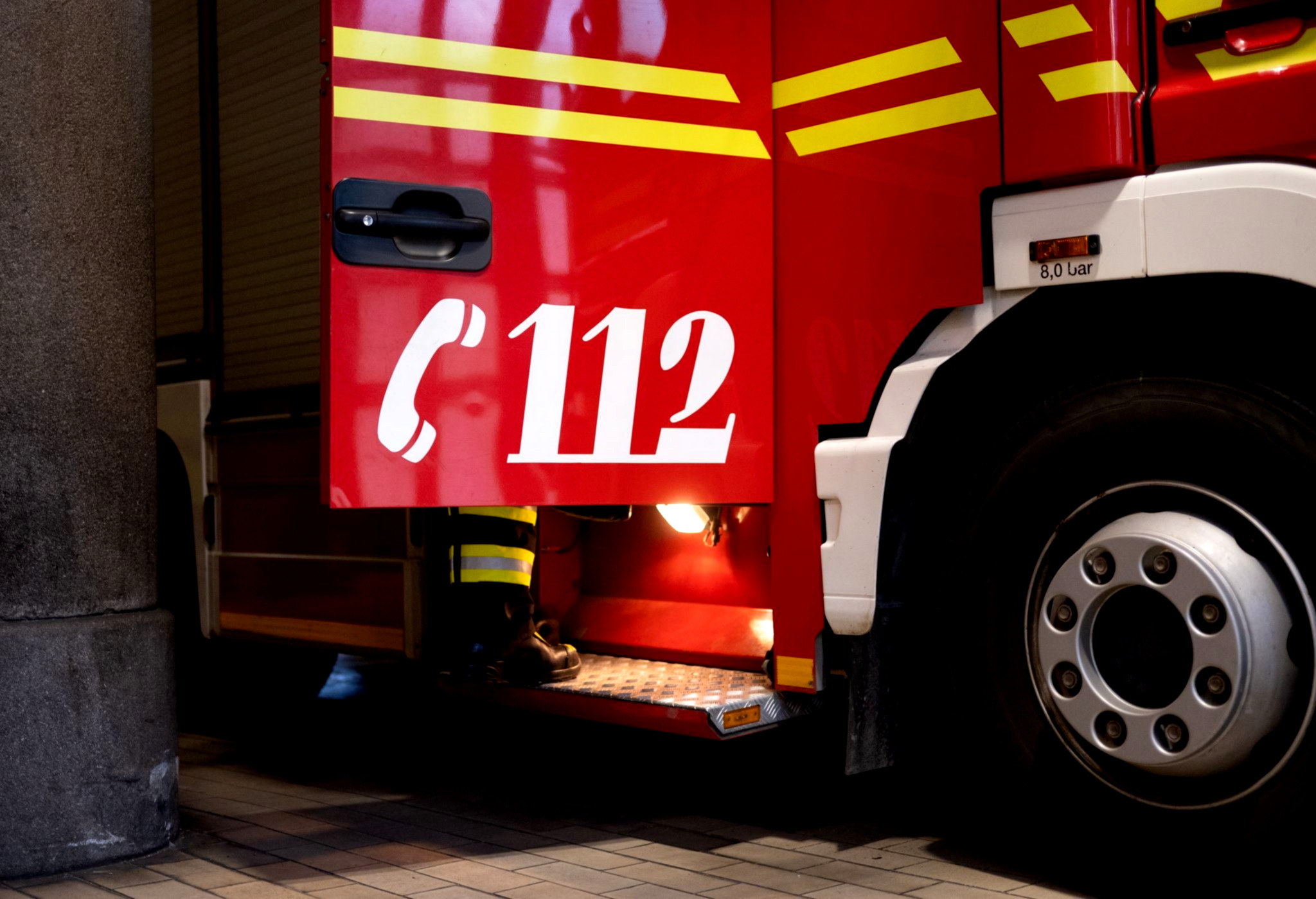 Feuer in Kiel: Explosionsartige Brandausbreitung in Gewerbegebäude
