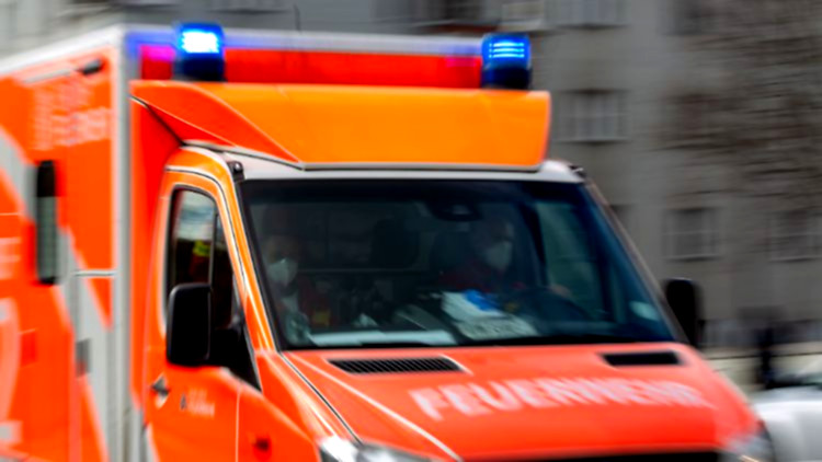 Fahrzeugbrand im Schnelsen-Tunnel: Auto vollständig ausgebrannt