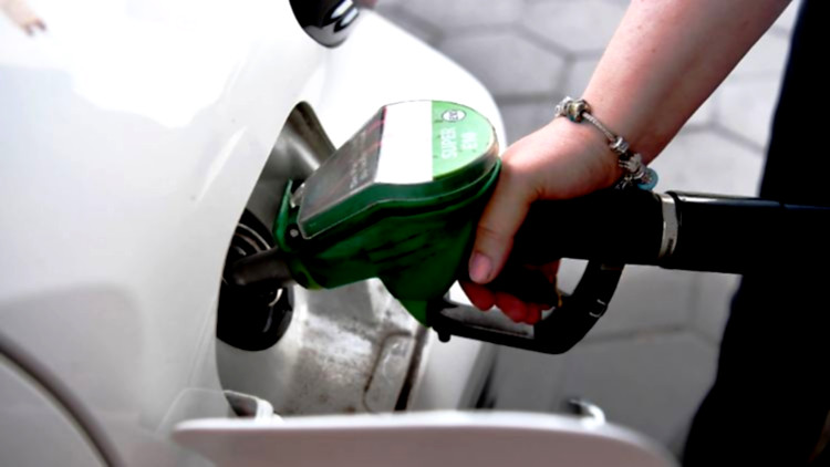 Tankstelle leer wegen Reparaturarbeiten heute.